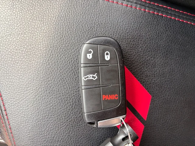 SEMINUEVOS DODGE Challenger a Estados en autogozo