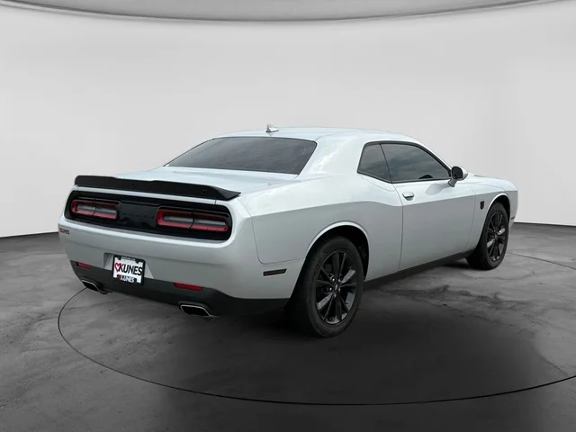 SEMINUEVOS DODGE Challenger a Estados en autogozo