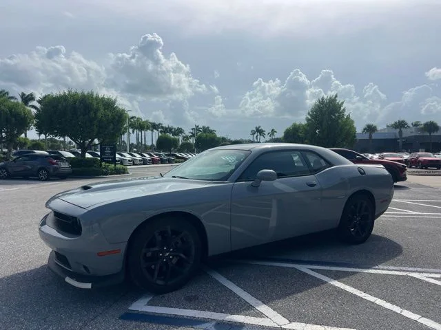 SEMINUEVOS DODGE Challenger a Estados en autogozo