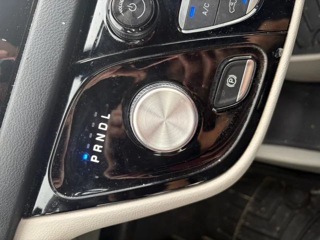 SEMINUEVOS CHRYSLER Pacifica a Estados en autogozo