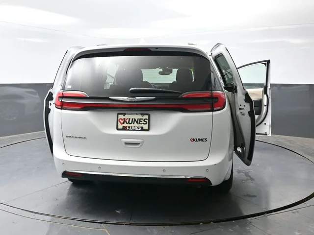 SEMINUEVOS CHRYSLER Pacifica a Estados en autogozo