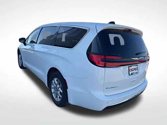 SEMINUEVOS CHRYSLER Pacifica a Estados en autogozo