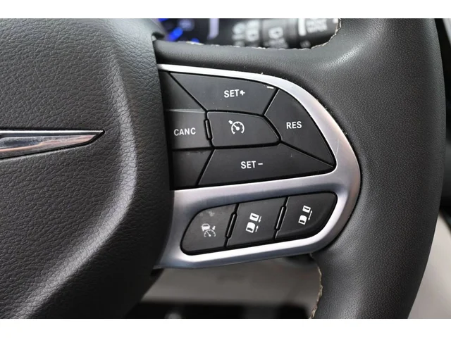 SEMINUEVOS CHRYSLER Pacifica a Estados en autogozo
