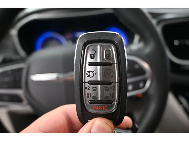 SEMINUEVOS CHRYSLER Pacifica a Estados en autogozo