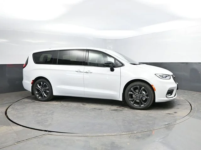 Nuevos CHRYSLER PACIFICA à Estados chez autogozo