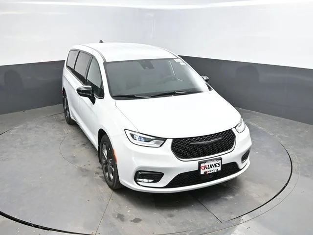 Nuevos CHRYSLER PACIFICA à Estados chez autogozo