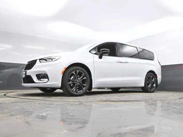 Nuevos CHRYSLER PACIFICA à Estados chez autogozo