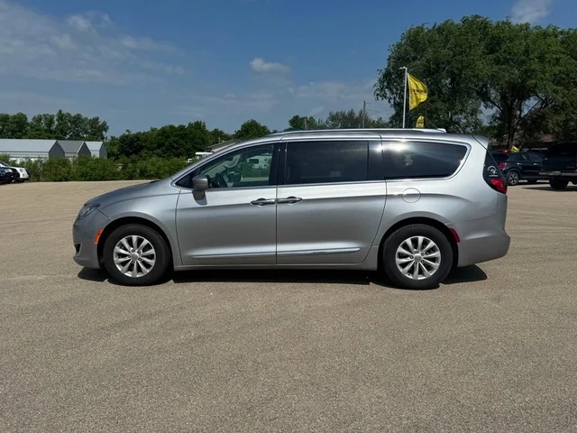 SEMINUEVOS CHRYSLER Pacifica a Estados en autogozo