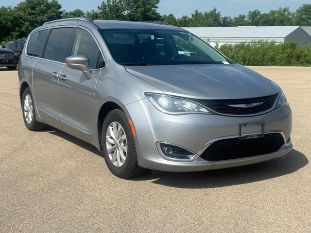 SEMINUEVOS CHRYSLER Pacifica a Estados en autogozo