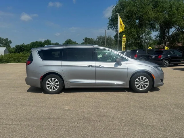 SEMINUEVOS CHRYSLER Pacifica a Estados en autogozo