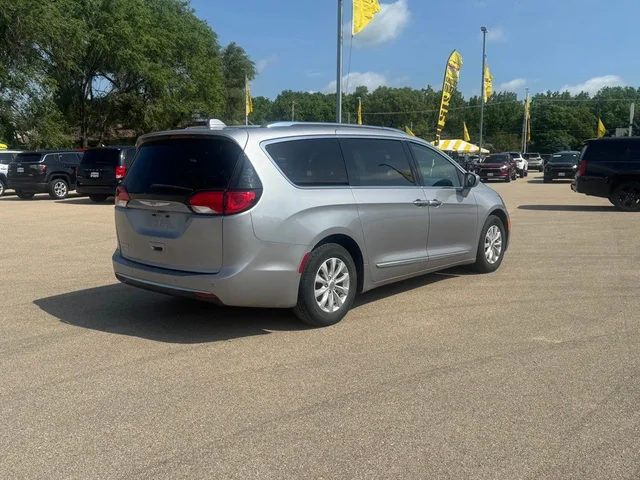 SEMINUEVOS CHRYSLER Pacifica a Estados en autogozo