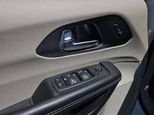 SEMINUEVOS CHRYSLER Pacifica a Estados en autogozo