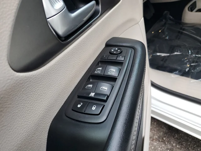 SEMINUEVOS CHRYSLER Pacifica a Estados en autogozo