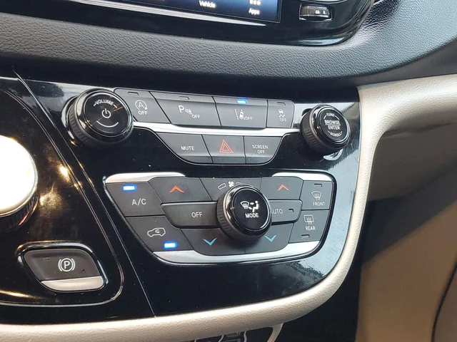 SEMINUEVOS CHRYSLER Pacifica a Estados en autogozo