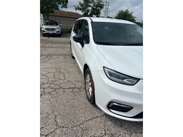 SEMINUEVOS CHRYSLER Pacifica a Estados en autogozo
