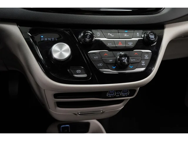 SEMINUEVOS CHRYSLER Pacifica a Estados en autogozo