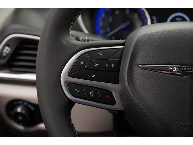 SEMINUEVOS CHRYSLER Pacifica a Estados en autogozo