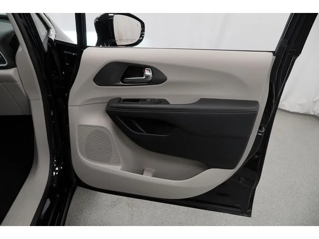 SEMINUEVOS CHRYSLER Pacifica a Estados en autogozo