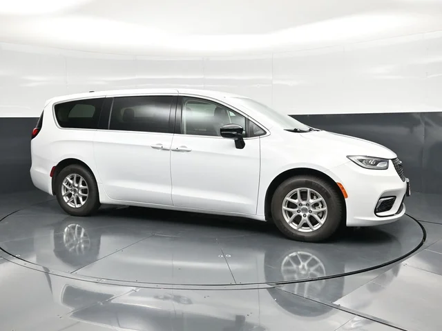 SEMINUEVOS CHRYSLER Pacifica a Estados en autogozo