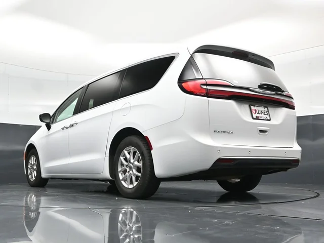 SEMINUEVOS CHRYSLER Pacifica a Estados en autogozo