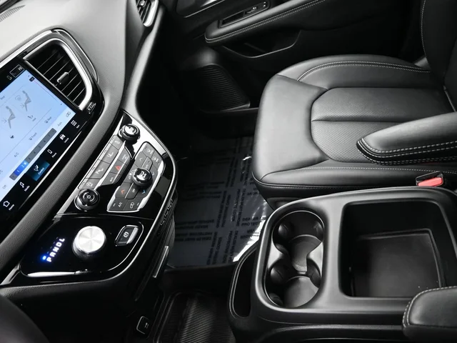 SEMINUEVOS CHRYSLER Pacifica a Estados en autogozo