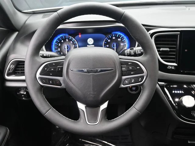 SEMINUEVOS CHRYSLER Pacifica a Estados en autogozo