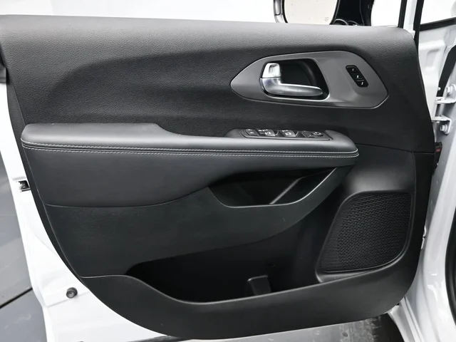 SEMINUEVOS CHRYSLER Pacifica a Estados en autogozo