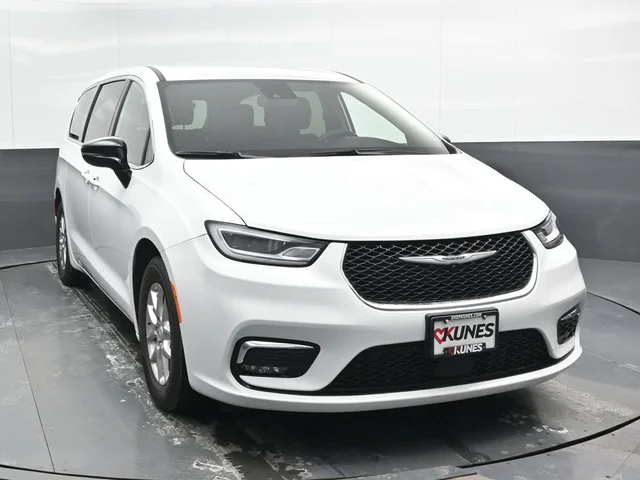SEMINUEVOS CHRYSLER Pacifica a Estados en autogozo