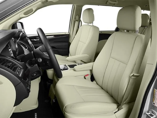 SEMINUEVOS CHRYSLER Town & Country a Estados en autogozo