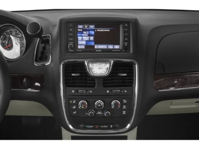 SEMINUEVOS CHRYSLER Town & Country a Estados en autogozo