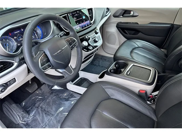 SEMINUEVOS CHRYSLER Pacifica at ELK GROVE in Elk Grove Buick GMC