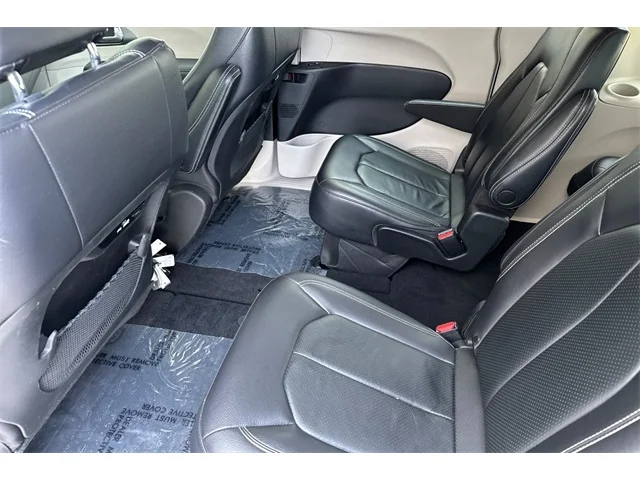 SEMINUEVOS CHRYSLER Pacifica at ELK GROVE in Elk Grove Buick GMC