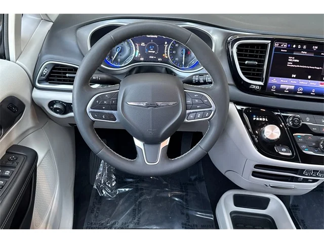 SEMINUEVOS CHRYSLER Pacifica at ELK GROVE in Elk Grove Buick GMC