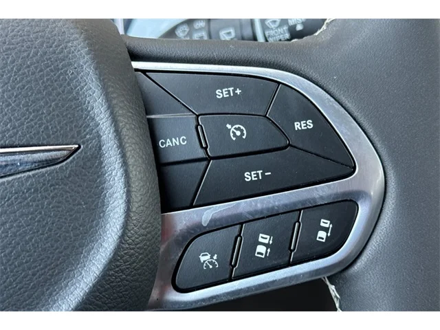 SEMINUEVOS CHRYSLER Pacifica at ELK GROVE in Elk Grove Buick GMC