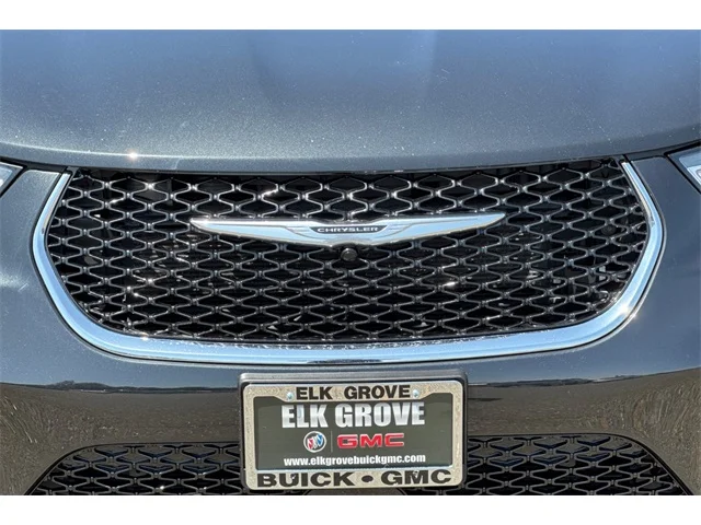 SEMINUEVOS CHRYSLER Pacifica at ELK GROVE in Elk Grove Buick GMC