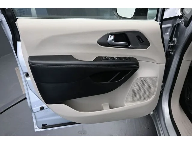 SEMINUEVOS CHRYSLER Pacifica a Estados en autogozo