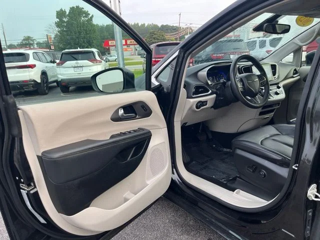 SEMINUEVOS CHRYSLER Pacifica a Estados en autogozo