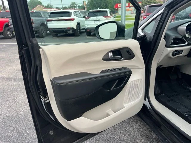 SEMINUEVOS CHRYSLER Pacifica a Estados en autogozo