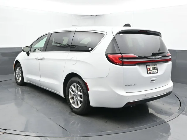 SEMINUEVOS CHRYSLER Pacifica a Estados en autogozo