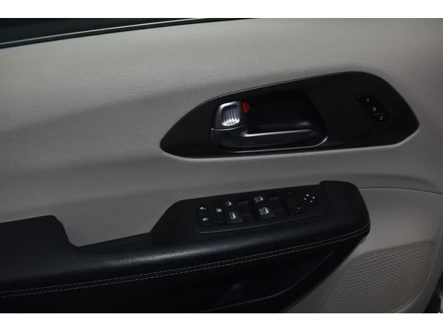 SEMINUEVOS CHRYSLER Pacifica a Estados en autogozo