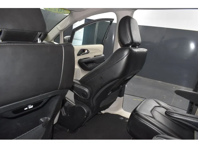 SEMINUEVOS CHRYSLER Pacifica a Estados en autogozo