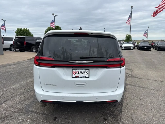 SEMINUEVOS CHRYSLER Pacifica a Estados en autogozo