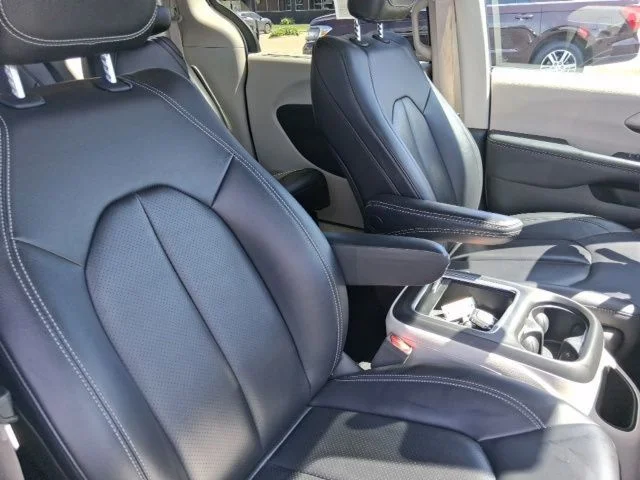 SEMINUEVOS CHRYSLER Pacifica a Estados en autogozo