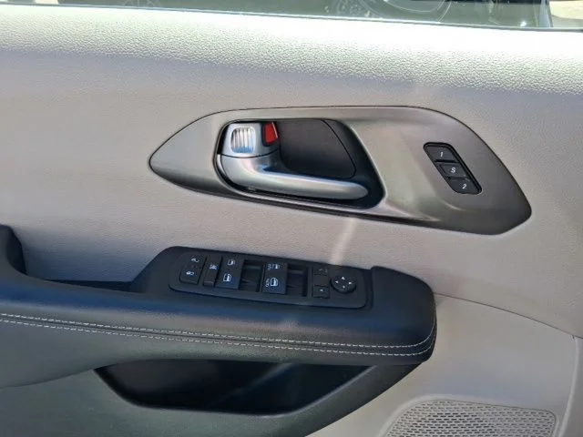 SEMINUEVOS CHRYSLER Pacifica a Estados en autogozo