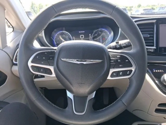 SEMINUEVOS CHRYSLER Pacifica a Estados en autogozo