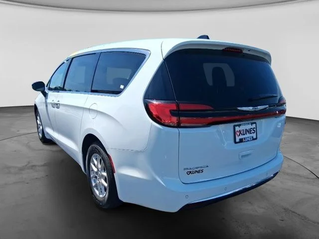 SEMINUEVOS CHRYSLER Pacifica a Estados en autogozo