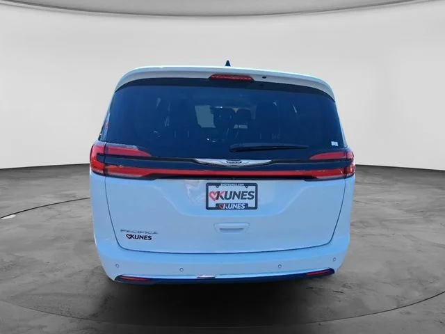 SEMINUEVOS CHRYSLER Pacifica a Estados en autogozo