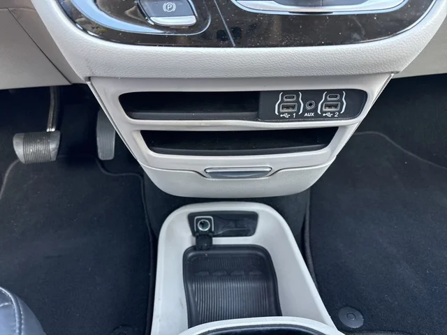 SEMINUEVOS CHRYSLER Pacifica a Estados en autogozo
