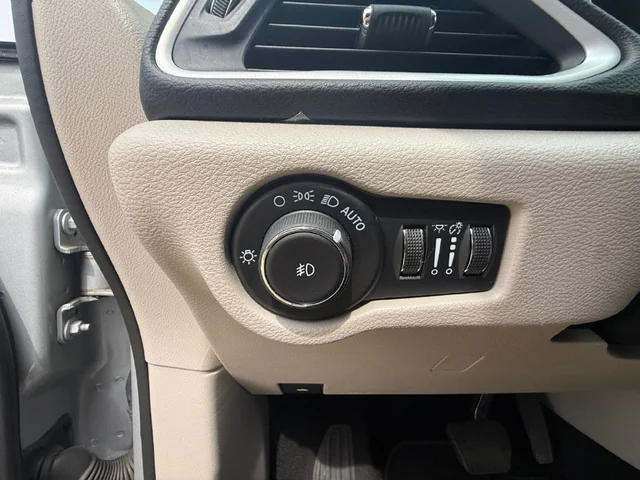SEMINUEVOS CHRYSLER Pacifica a Estados en autogozo