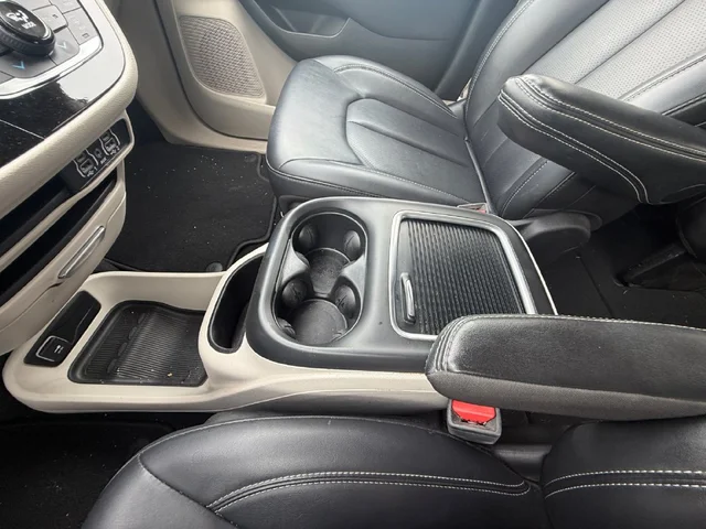 SEMINUEVOS CHRYSLER Pacifica a Estados en autogozo